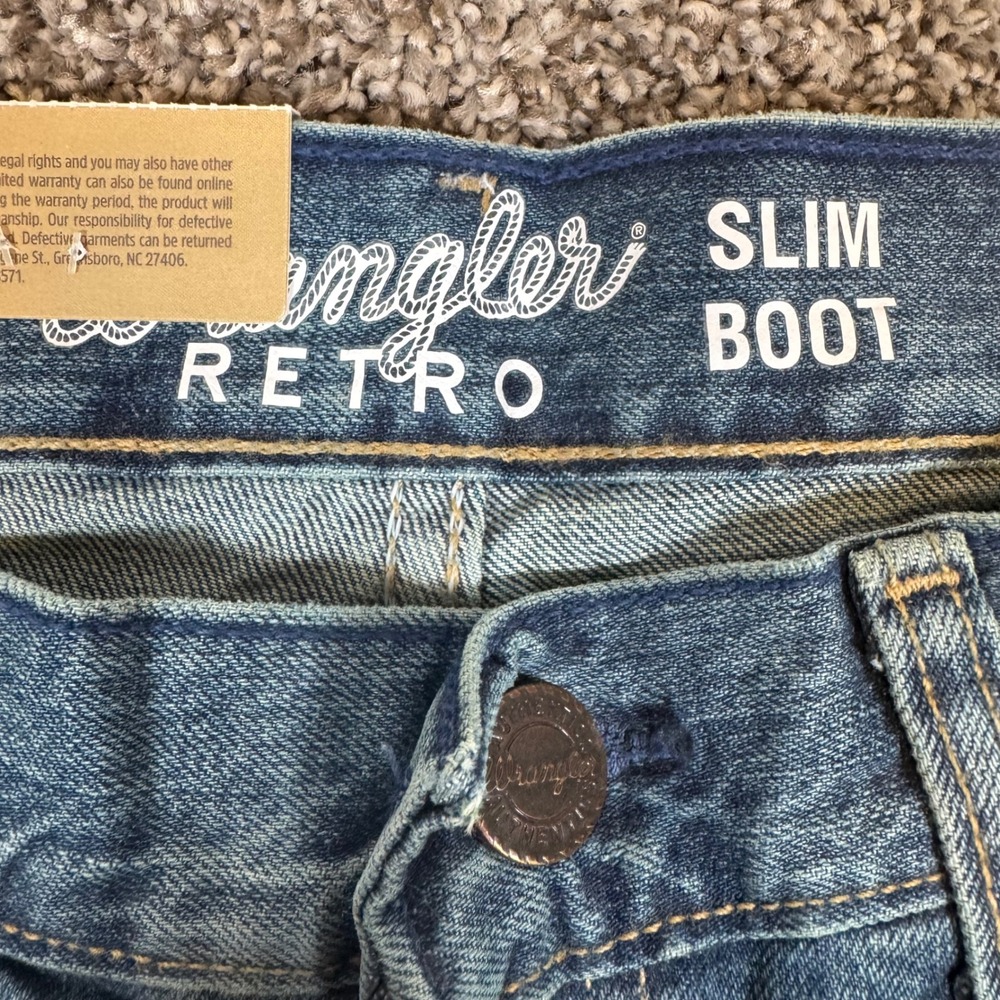 Wrangler Retro Slim Boot Jeans Mens 30x34 Medium Wash Denim 1077MWZWO NWT - Picture 3 of 8